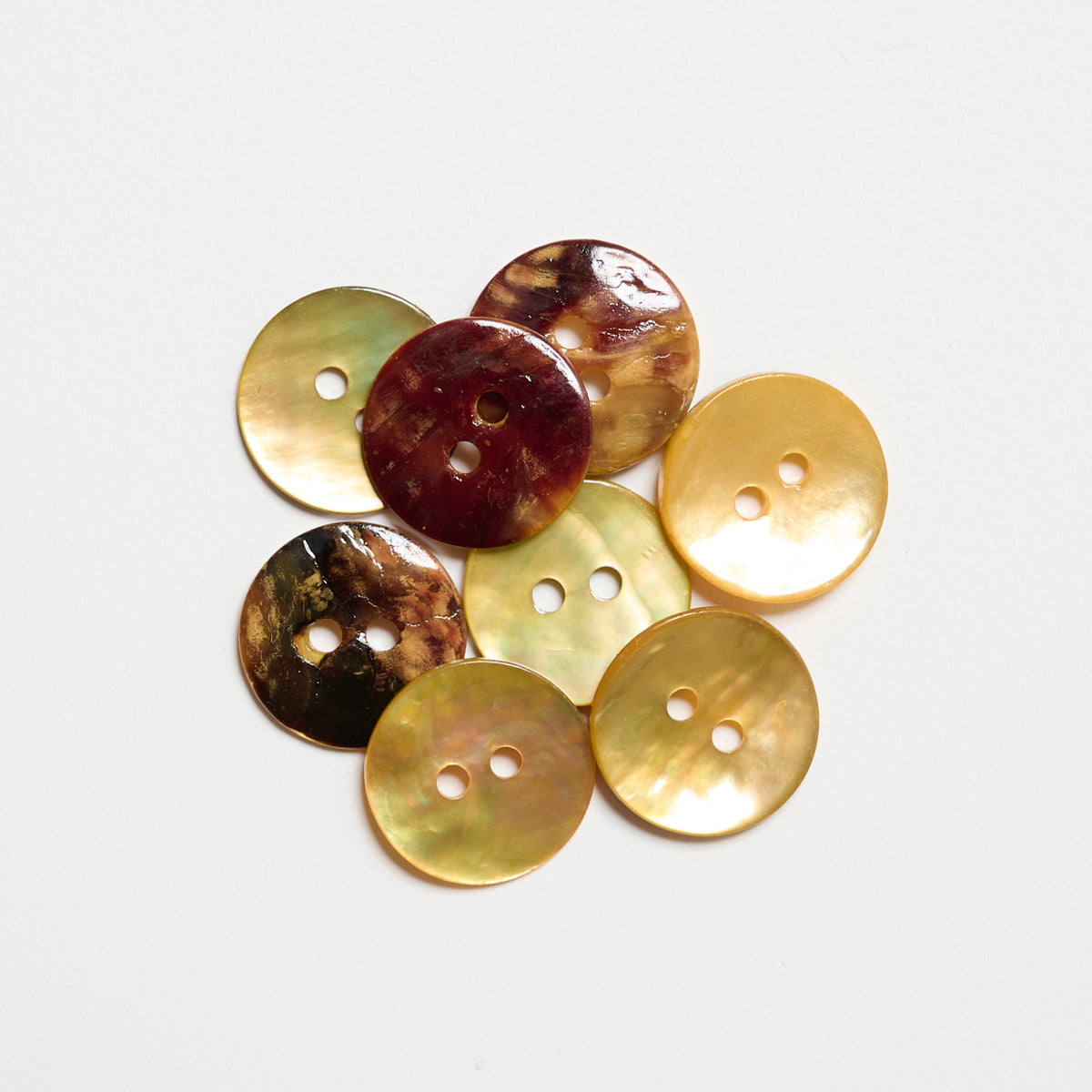Mayflower Create Knapper - Pearl 15-20mm - 8 stk/pr pose