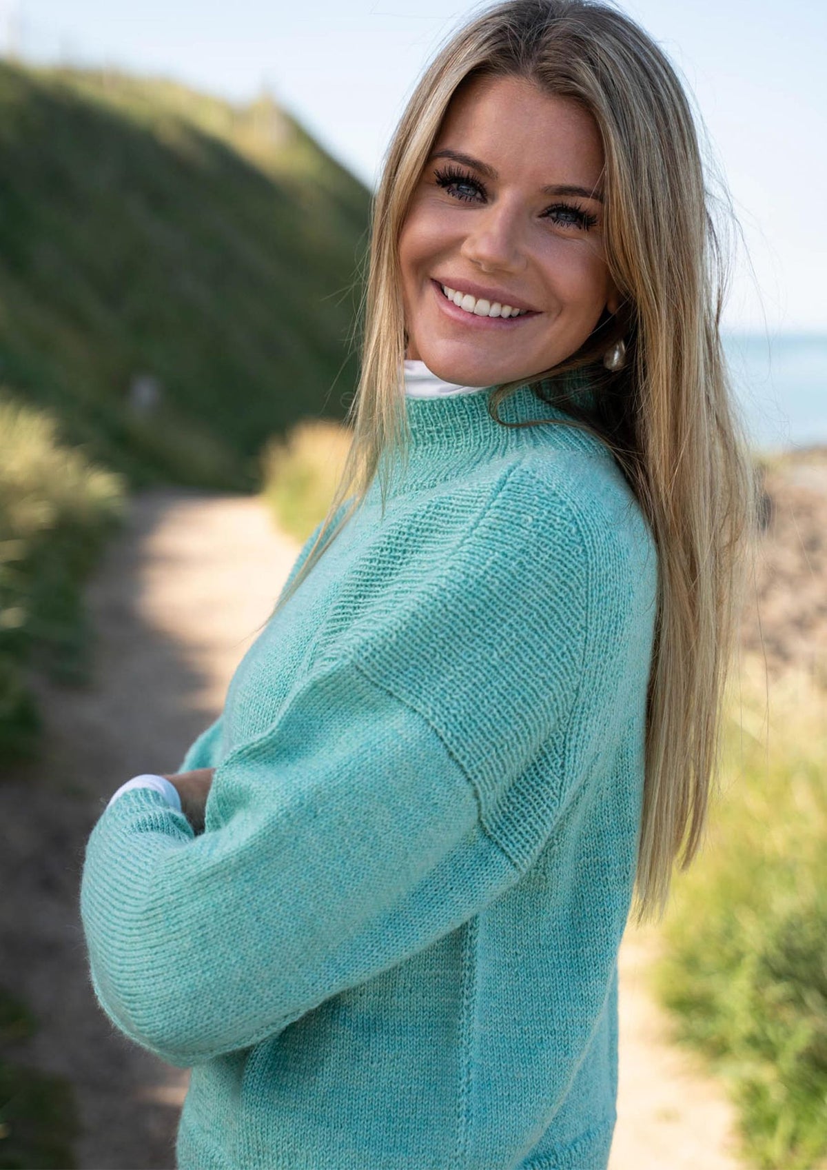 Sweater med skulderstykker i rib