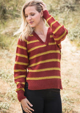Sweater med striber og v-hals