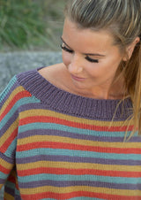 Firefarvet, stribet sweater