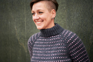 FR5 - Vævestrikket sweater Opskrift